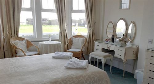 Bassets House Bed and Breakfast Ήστμπορν Εξωτερικό φωτογραφία